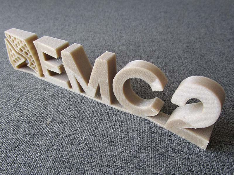 Totem Pôle EMC2 imprimé en 3D avec le filament d'impression 3D Nanovia PLA Lin